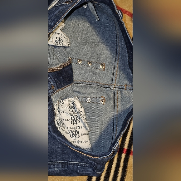 Womens ROCK & REPUBLIC "Kassandra" Dark Distressed Denim Jeans size 10 (30x30) - Picture 11 of 15